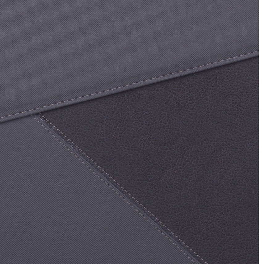 accessories-retouching-leather-marks-repair-after Zoom on product photo of leather accessory retouched to look new